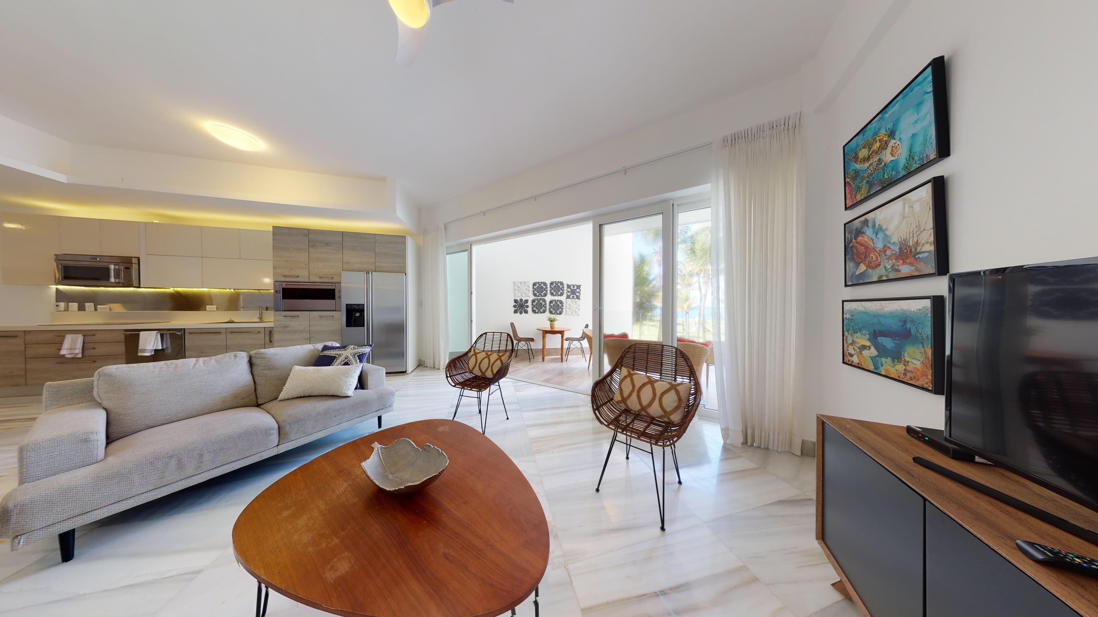 3 Bedroom 3.5 Bathroom in Prestigous Beachfront Complex